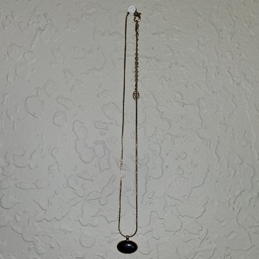 Chic Gold and Black Pendant Necklace